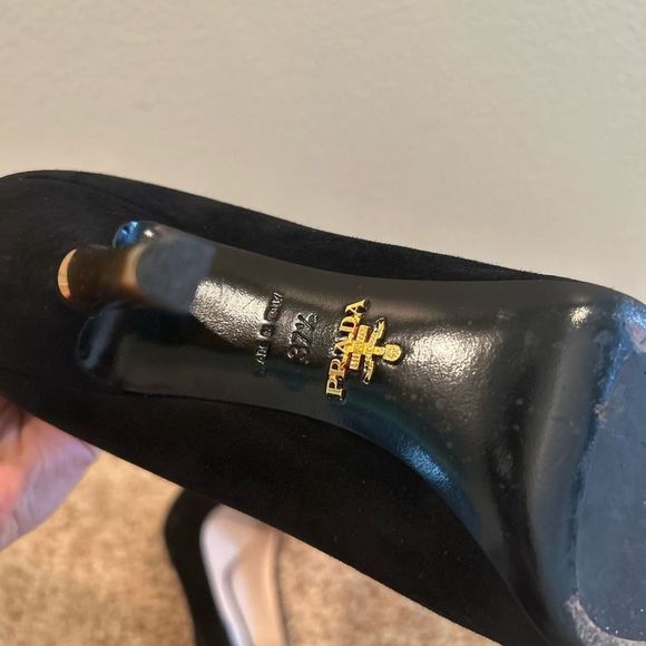 Prada Milano 37.5 Heels Black Suede - Picture 2 of 15